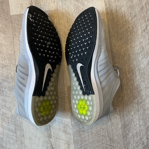 Men’s Nike Shoes - Picture 3 of 5